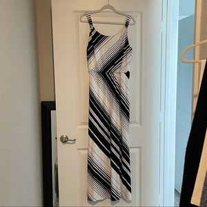 WHBM Sleeveless Maxi Dress size Large Black and White